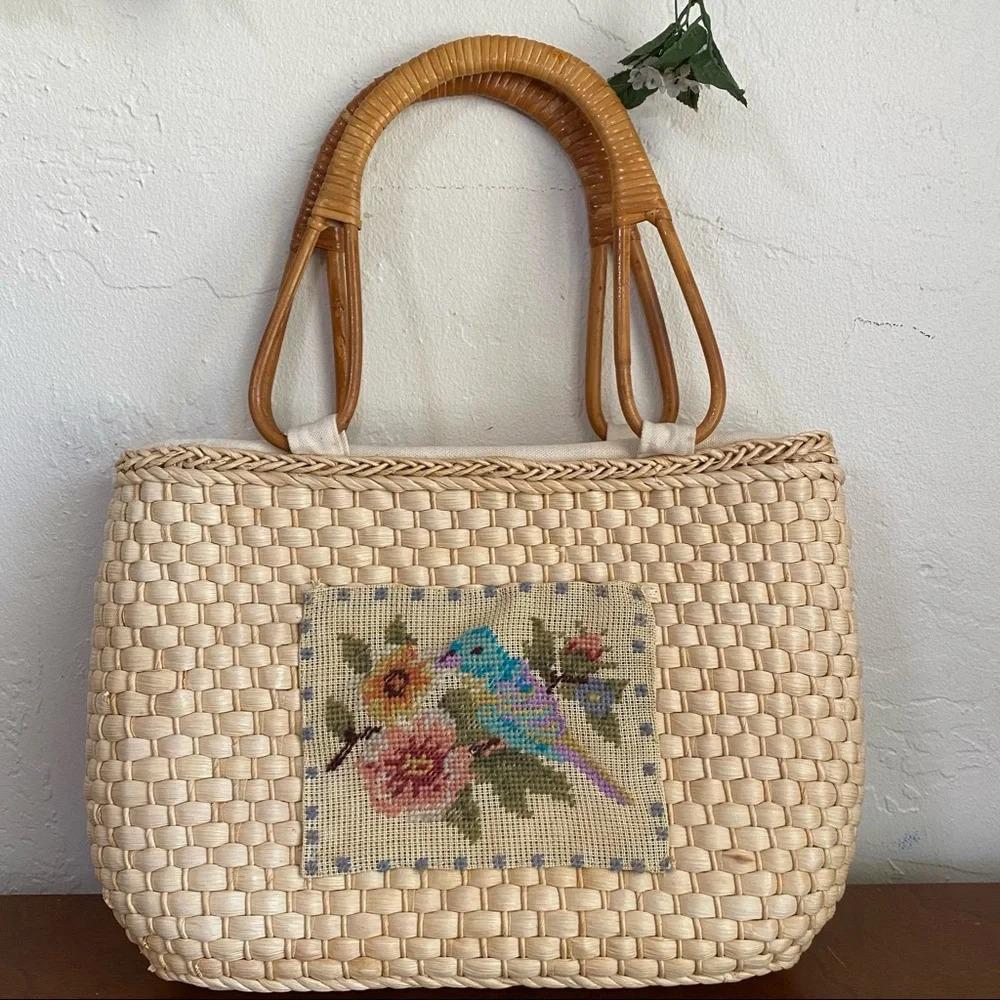Vintage style woven bag with true vintage needlepoint panel - Picture 14 of 16